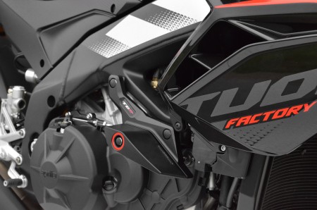 KIT PATINS APRILIA TUONO V4 (21-25) / RSV4 (25)