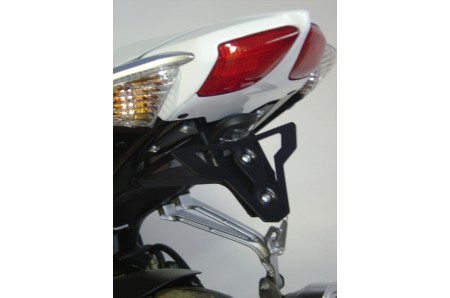 SUPPORT DE PLAQUE SUZUKI GSXR 600/750 (08-10)