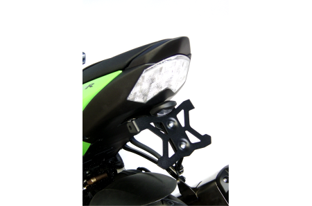 SUPPORT DE PLAQUE KAWASAKI ZX6R (09-18) (vendu sans clignotants)