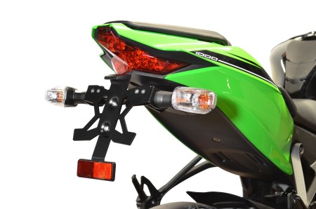 SUPPORT DE PLAQUE AVEC ECLAIREUR ZX10R (16-24) (vendu sans clignotant