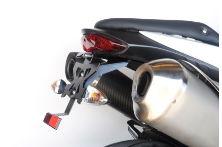 SUPPORT DE PLAQUE SPEED TRIPLE (11-15) (vendu sans clignotants)