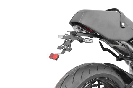 SUPPORT DE PLAQUE AVEC ECLAIREUR YAMAHA XSR900 GP (24)